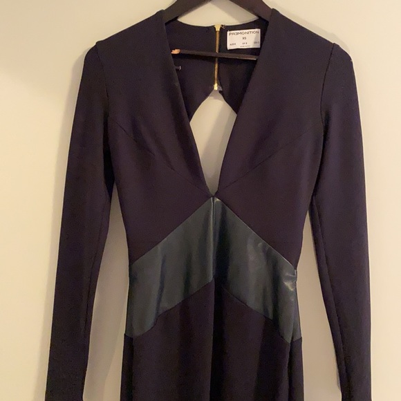 PREMONITION Black Fitted Cocktail Dress - Picture 2 of 5